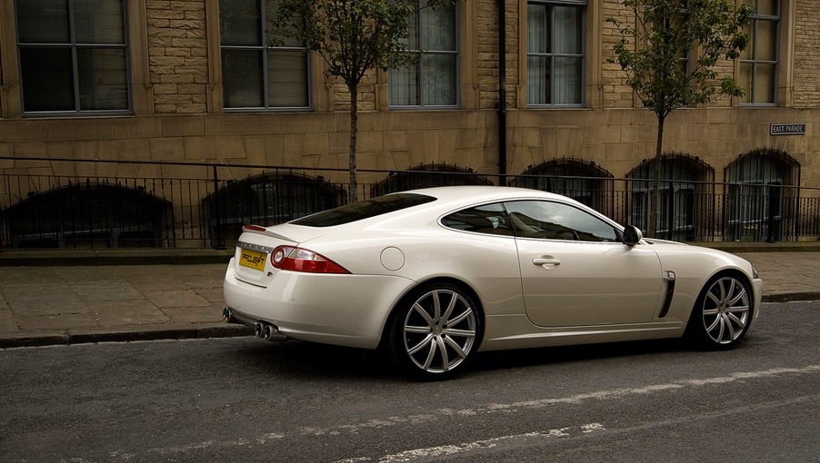 Jaguar-XKR-Kahn-RS-V---3.jpg