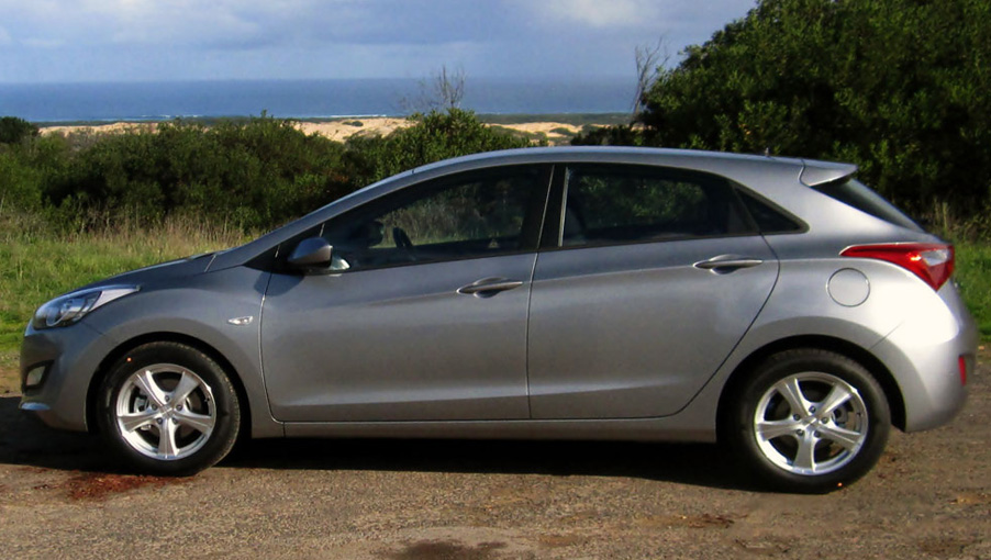 Hyundai-i30---Cobalt-II.jpg